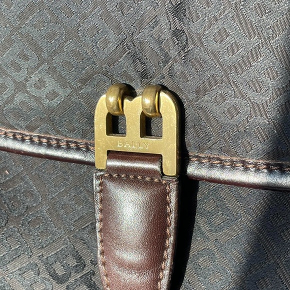 Vintage Monogram Bally leather crossbody bag - Picture 4 of 8
